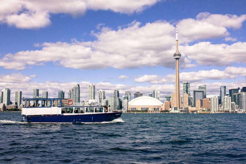 Toronto: Harbor and Islands Sightseeing Cruise - Through the Toronto Islands and their lagoons