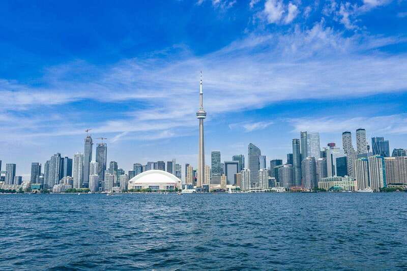 Toronto: Harbor and Islands Sightseeing Cruise - Live commentary that keeps the hour moving