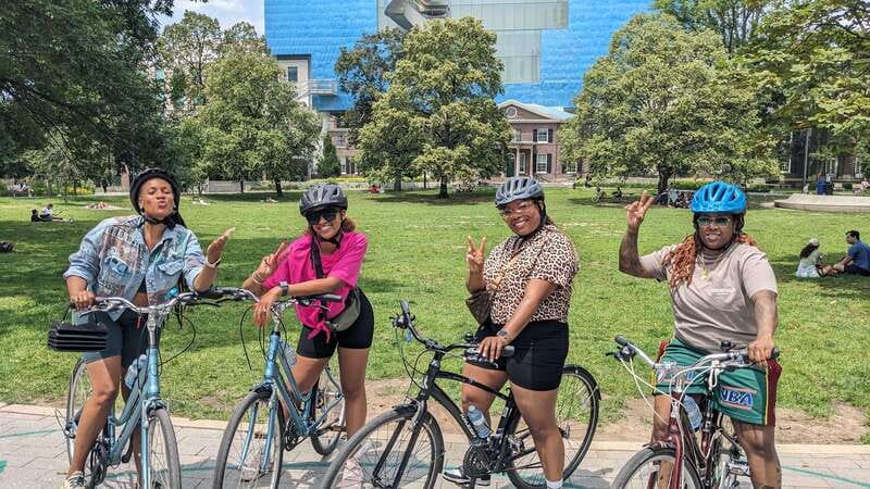 Toronto: Heart of Downtown 3.5-Hour Bike Tour - Why a bicycle is the right way to see downtown Toronto