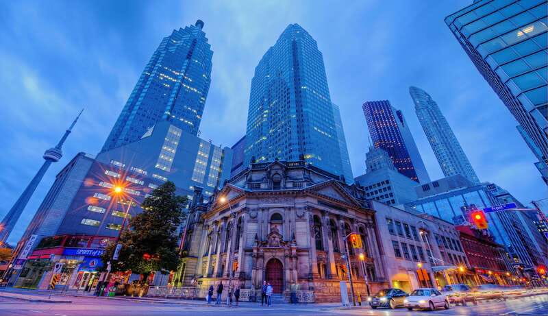 Toronto: Hockey Hall of Fame Entry Ticket - Step into a replica NHL dressing room