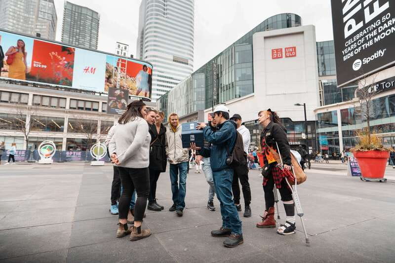 Toronto: Hollywood North Experience Film & TV Tour - Practical advice for the 3.5-kilometre walk