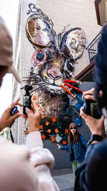 Toronto: Must Do NonTouristy Street Art Tour by local Artist - Why Dundas West makes a good art walk