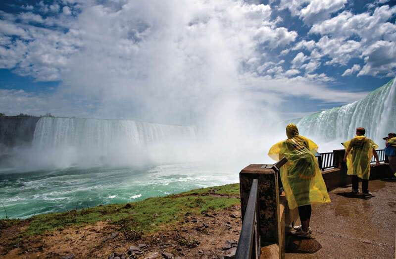 Toronto: Niagara Falls Bus Tour with Maple Tasting and NOTL - Key points to know before you book