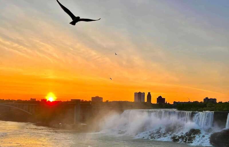 Toronto: Niagara Falls Day & Evening Tour + Top Attractions - Key points to know before booking