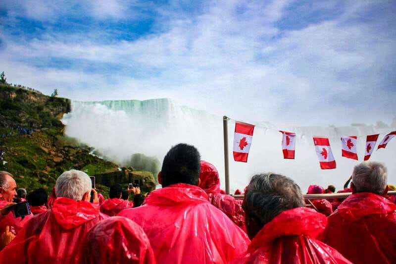 Toronto: Niagara Falls Day Tour with Optional Boat Cruise - Maple Leaf Place and the Canadian maple stop