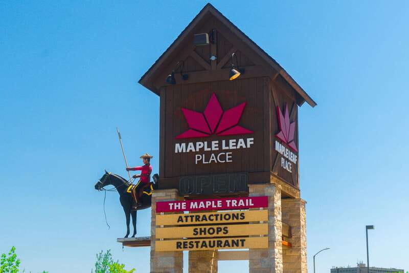 Toronto: Niagara Falls Day Tour with Optional Boat Cruise - Helicopter, zipline, and other choices