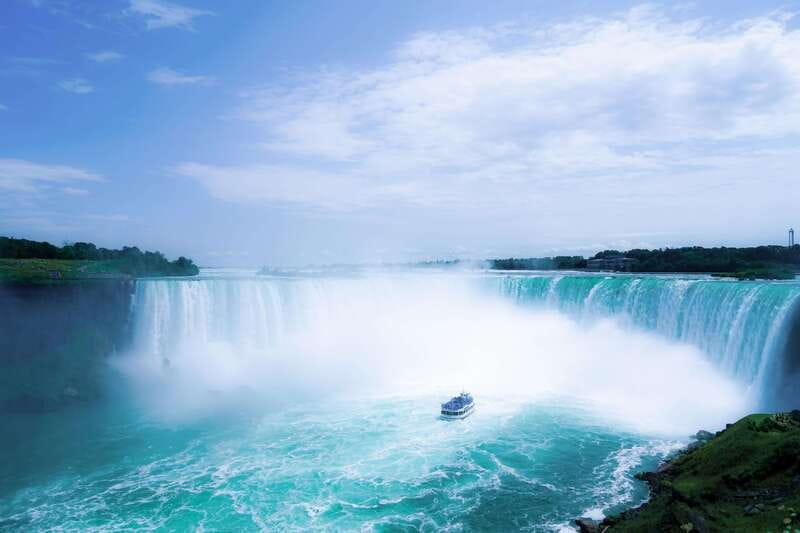 Toronto: Niagara Falls Tour with Boat and Lunch - Three hours to choose your own Niagara