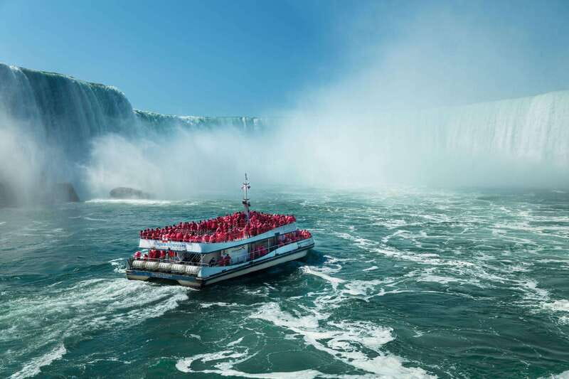 Toronto: Niagara Falls Tour with Cruise and Behind The Falls - The 125-foot trip behind Horseshoe Falls