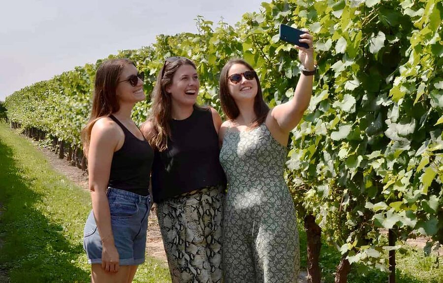 Toronto: Niagara-on-the-Lake, Wine Tasting & Chocolate Tour - Why this Toronto day trip works