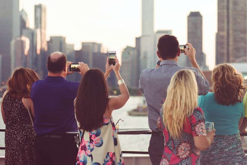 Toronto: Premium Harbor Cruise with Lunch, Brunch, or Dinner - A Toronto sightseeing cruise with a meal attached