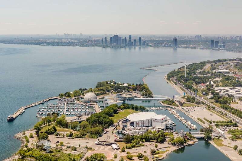 Toronto: Private Helicopter Tour for Two - The check-in and safety process