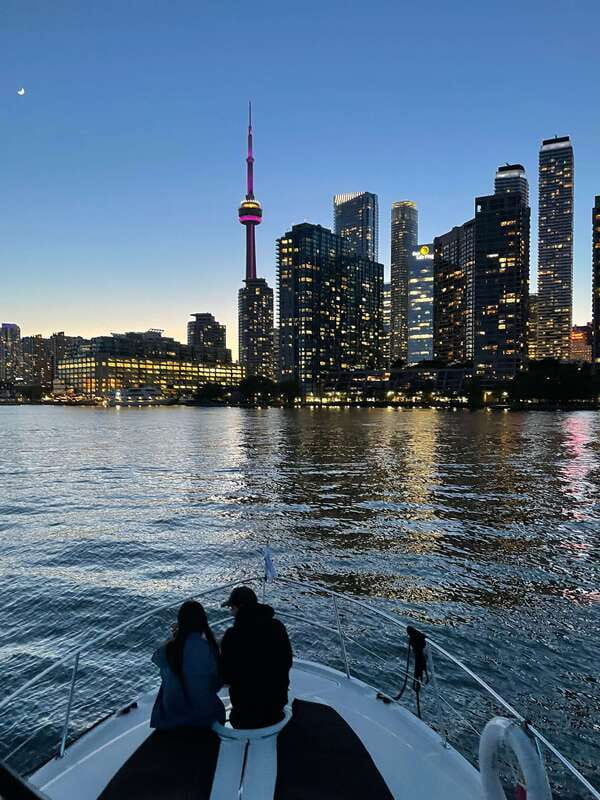 Toronto: Private Luxury Yacht Sightseeing Cruise & Prosecco - Why the yacht setting changes the experience