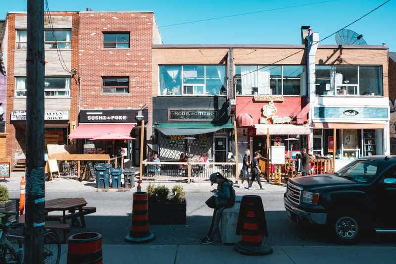 Toronto: Private Small Group City Tour with Local Guide - Chinatown and Kensington Market: two different neighborhood views