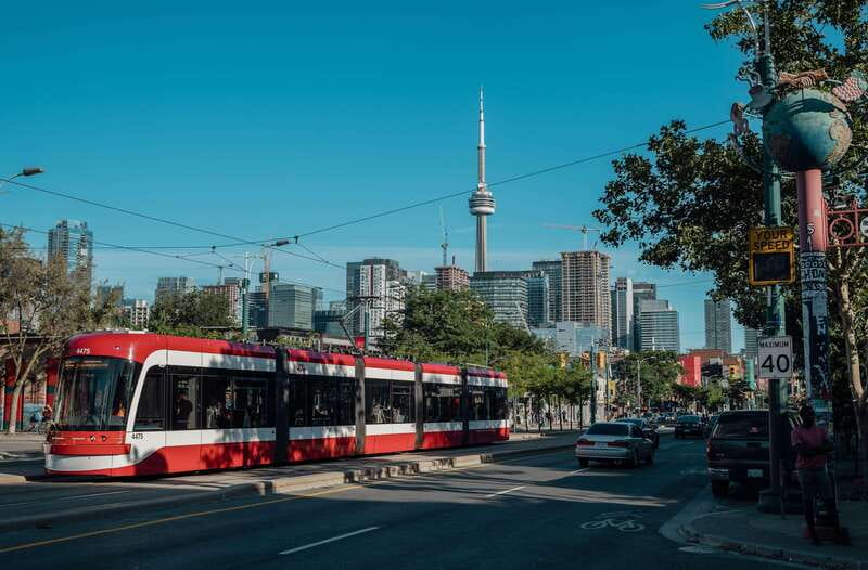 Toronto: Private Small Group City Tour with Local Guide - Starting with the CN Tower and downtown views