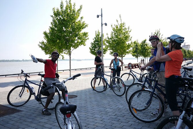 Toronto: Private Walking Tour With A Guide (Private Tour) - Choosing between two and six hours