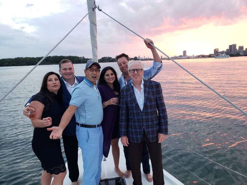 Toronto: Sailing Yacht Cruise of Toronto Harbor and Islands - Day sailing or sunset sailing?