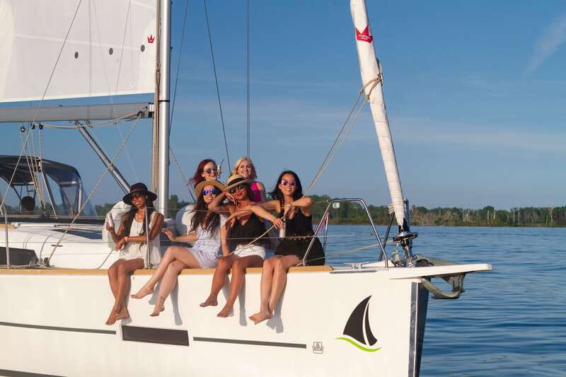 Toronto: Sailing Yacht Cruise of Toronto Harbor and Islands - The route around Toronto Islands and Tommy Thompson Park