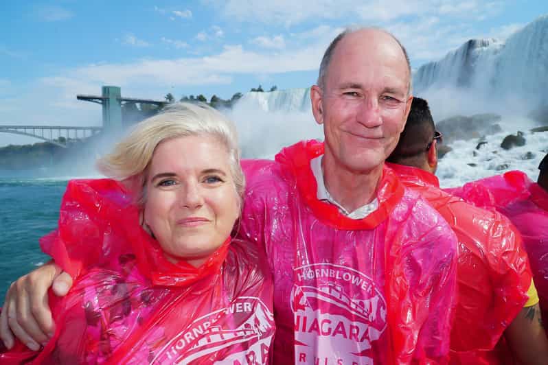 Toronto: Splendours of Niagara Falls Small Group Tour w/Boat - The guide team adds personality and useful context