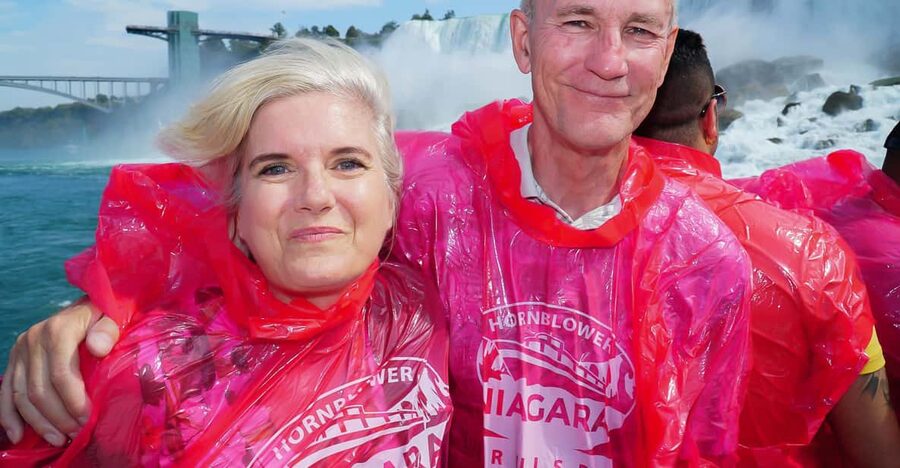 Toronto: Splendours of Niagara Falls Small Group Tour w/Boat - Free time lets you shape the middle of the day