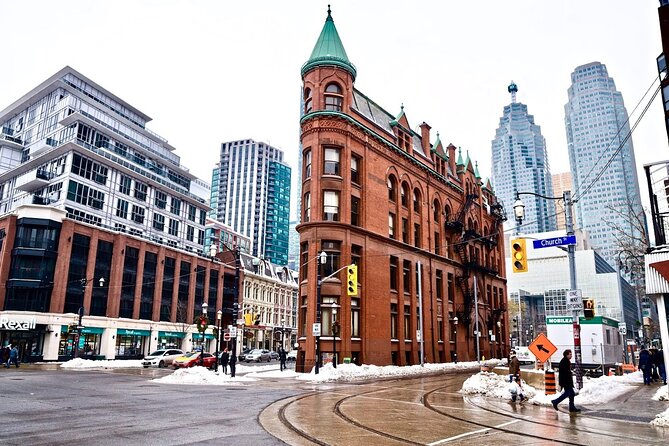 Toronto: St Lawrence Market Food Tour with 6 Food Tastings - Key points at a glance