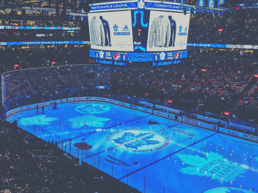 Toronto: Toronto Maple Leafs Game Ticket at Scotiabank Arena - Why a Maple Leafs game feels like a Toronto tradition