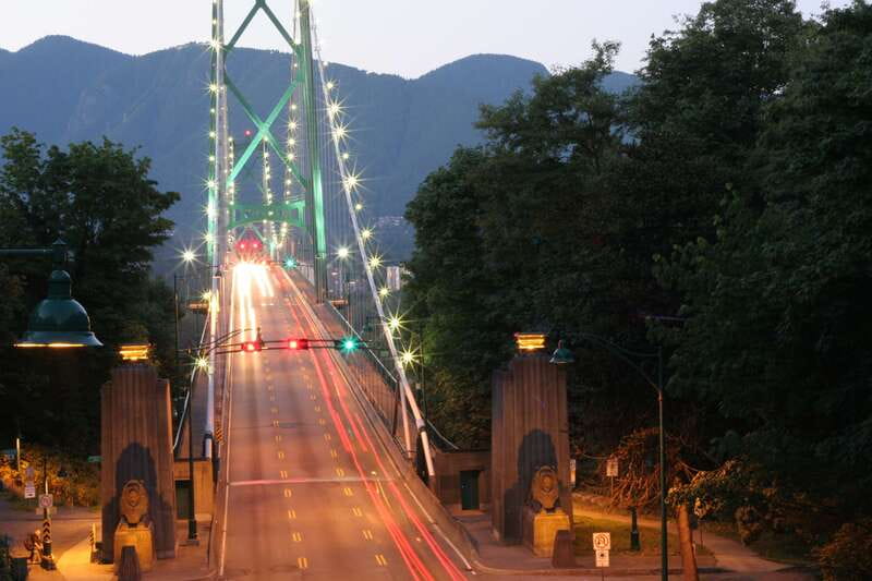 Vancouver City and Capilano Park Private Tour - Downtown Vancouver, from Art Gallery to Canada Place