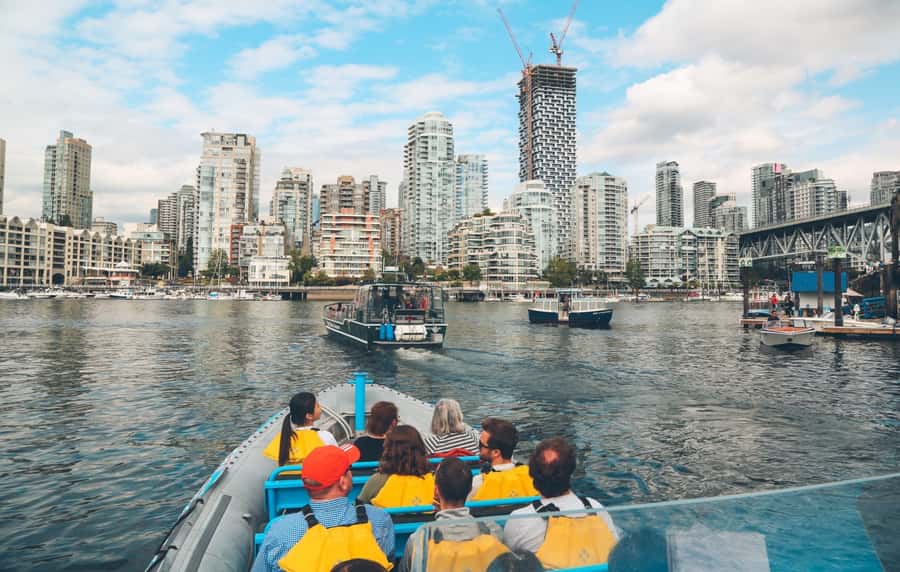 Vancouver: City and Seal Boat Tour - Meeting Vancouver’s seal colony