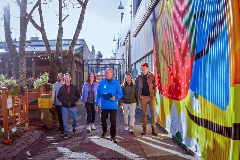 Vancouver: City+Lookout+Capilano Suspension Bridge Ticket - The bus, guides, and the rhythm of the day