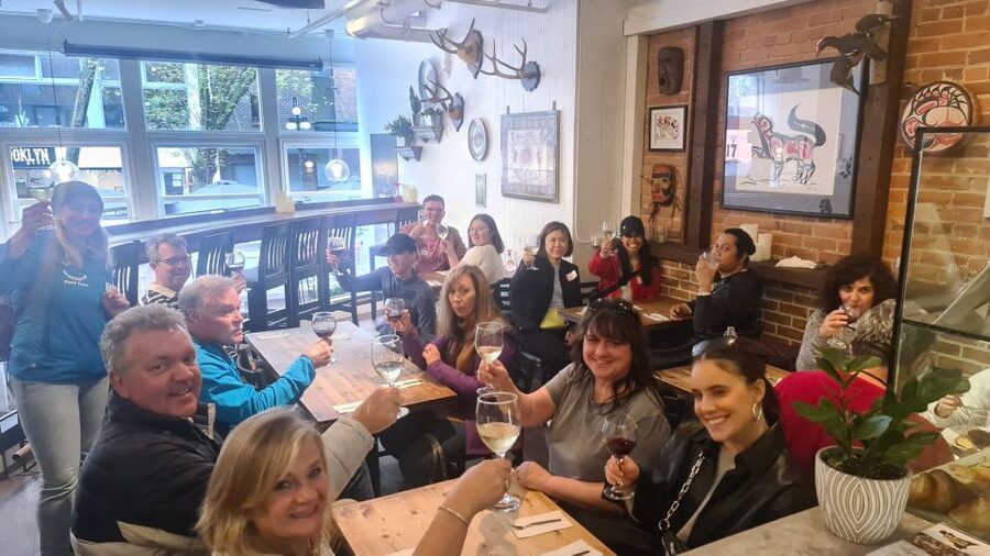 Vancouver: Gastown Historical Walking Food Tour - What the restaurant stops feel like