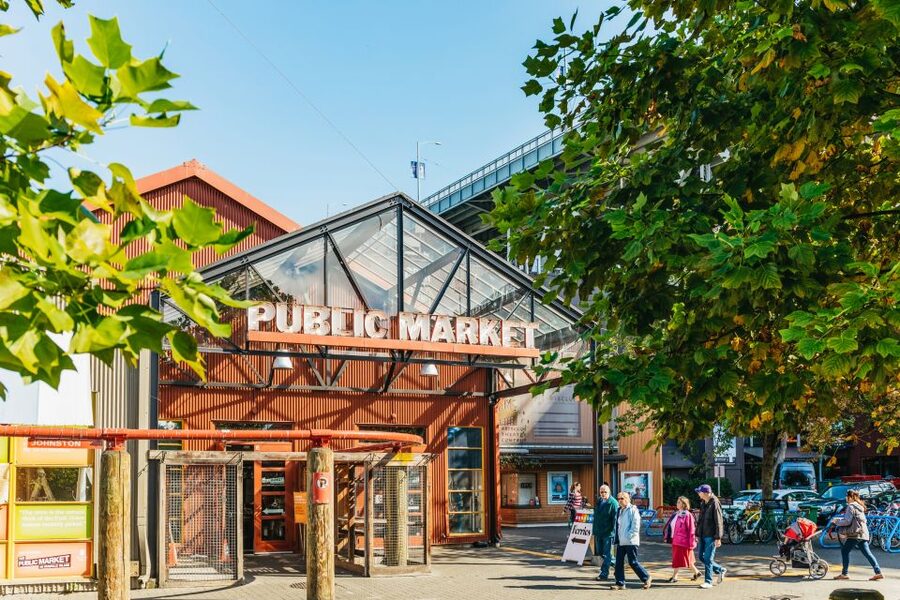 Vancouver: Hop-on Hop-off Sightseeing Tour with 10 Stops - The Sutton Place Hotel and the West End