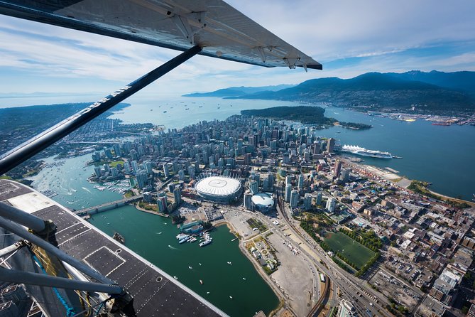 Vancouver Panorama Scenic Seaplane Tour - North Shore Mountains and the route toward Horseshoe Bay