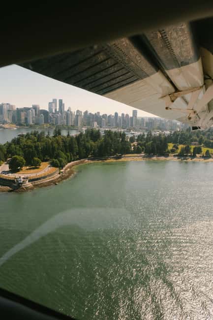 Vancouver: Scenic Panorama Seaplane Tour - Downtown Vancouver, BC Place, and Science World