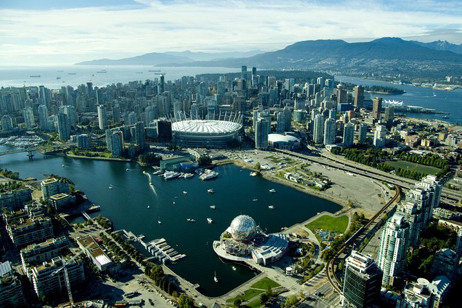 Vancouver Tour: Stanley Park, Granville Island & Capilano Bridge - Stanley Park gives you Vancouver’s green side