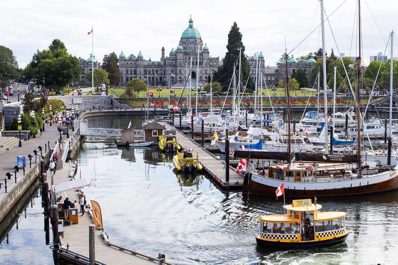 Victoria: City Highlights and Butchart Gardens Tour - Key points at a glance