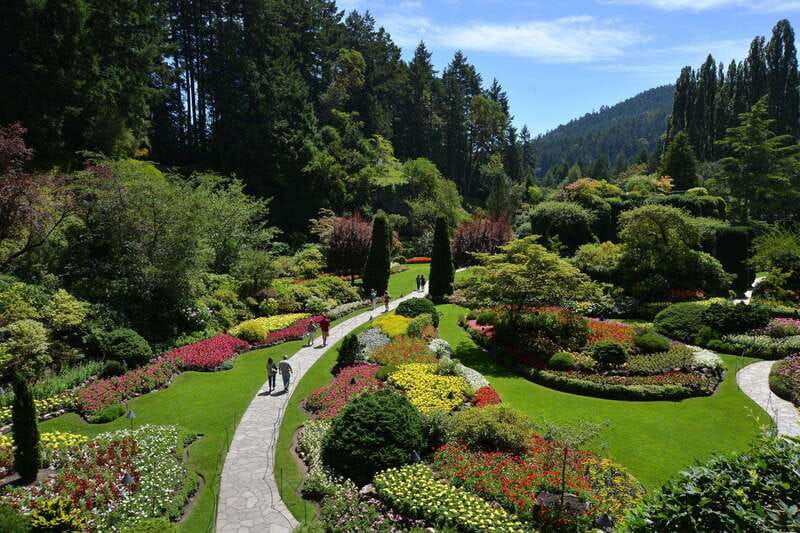 Victoria: City Highlights and Butchart Gardens Tour - Chinatown through the Gate of Harmonious Interest
