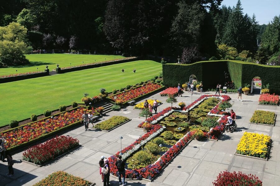 Victoria: City Highlights and Butchart Gardens Tour - Two hours inside Butchart Gardens