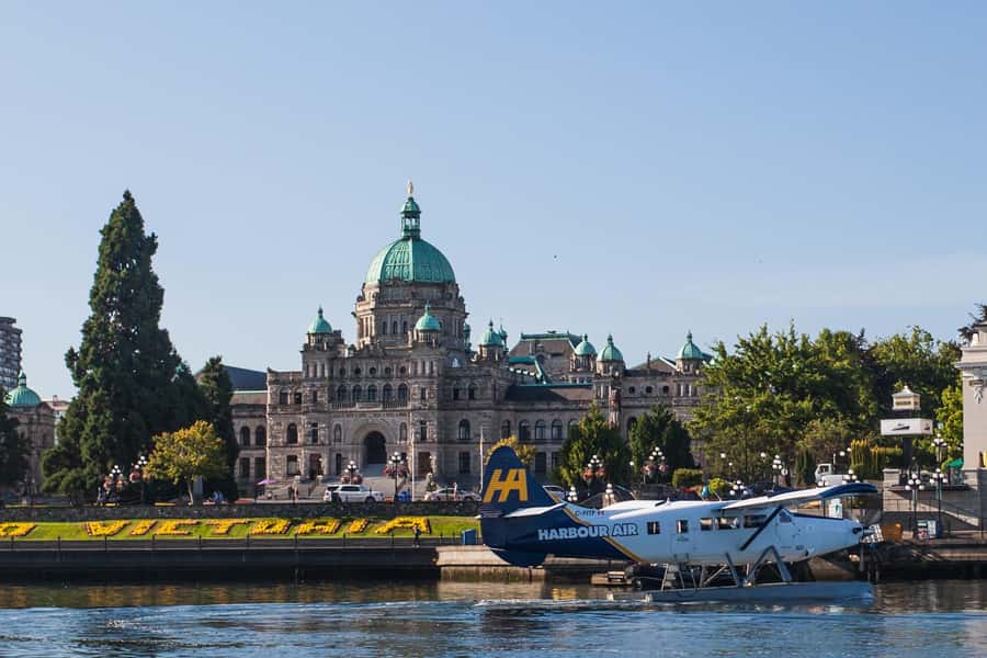 Victoria Panorama Scenic Seaplane Tour - The water takeoff over Victoria Harbour