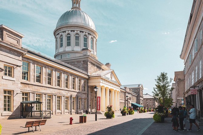 Walking tour of Old Montreal - 16/42 Tours - The Stories Behind Montreal’s French and British Past