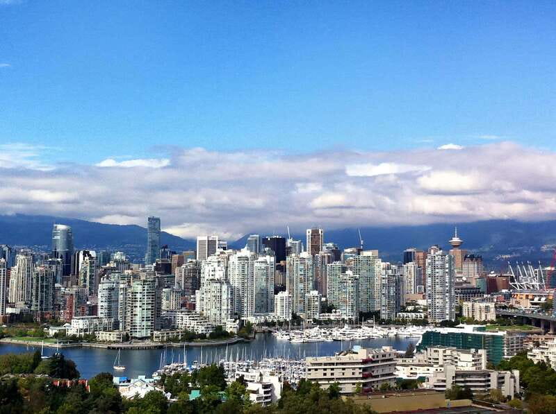 Western Canada Self-Driving Audio Guide English and German - A digital road companion for Western Canada