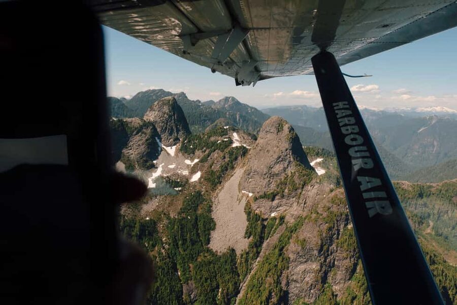 Whistler: Mountains and Glaciers Tour by Seaplane - The flight experience and what to expect onboard