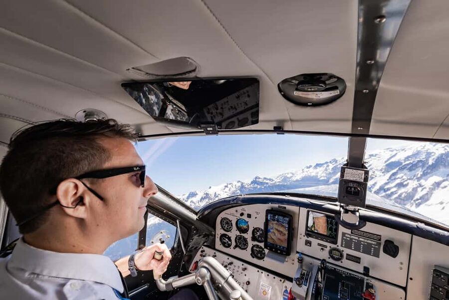 Whistler: Mountains and Glaciers Tour by Seaplane - Leaving Green Lake beside Nicklaus North Golf Course