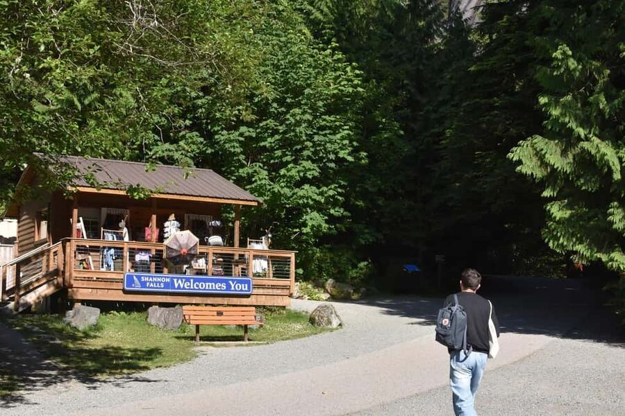 Whistler, Sea to Sky Gondola, and Shannon Falls Day Trip - Three hours in Whistler Village