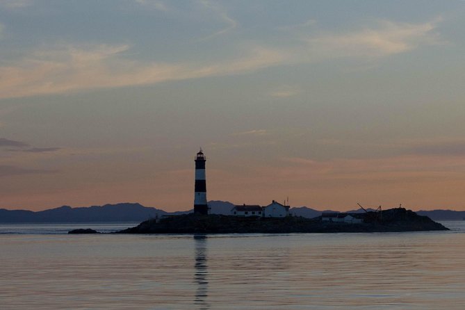 Winter Victoria Whale and Wildlife Zodiac Tour - The view toward the Olympic Peninsula