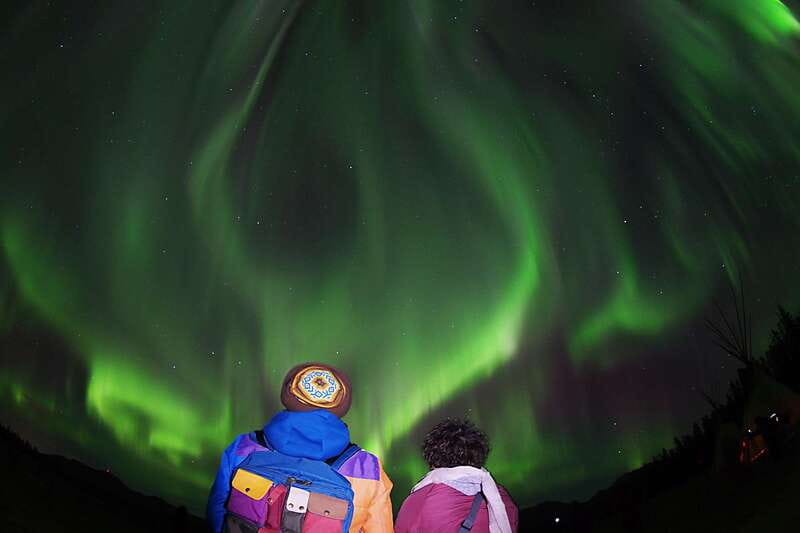 Yukon: Aurora Borealis Late Night Viewing Tour - Understanding the weather and sighting risk